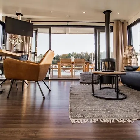 Hausboot Freizeit - Lp4 Пенемюнде