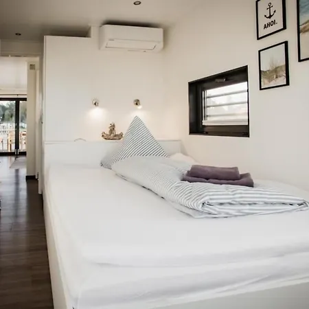 Ботель Hausboot Freizeit - Lp4